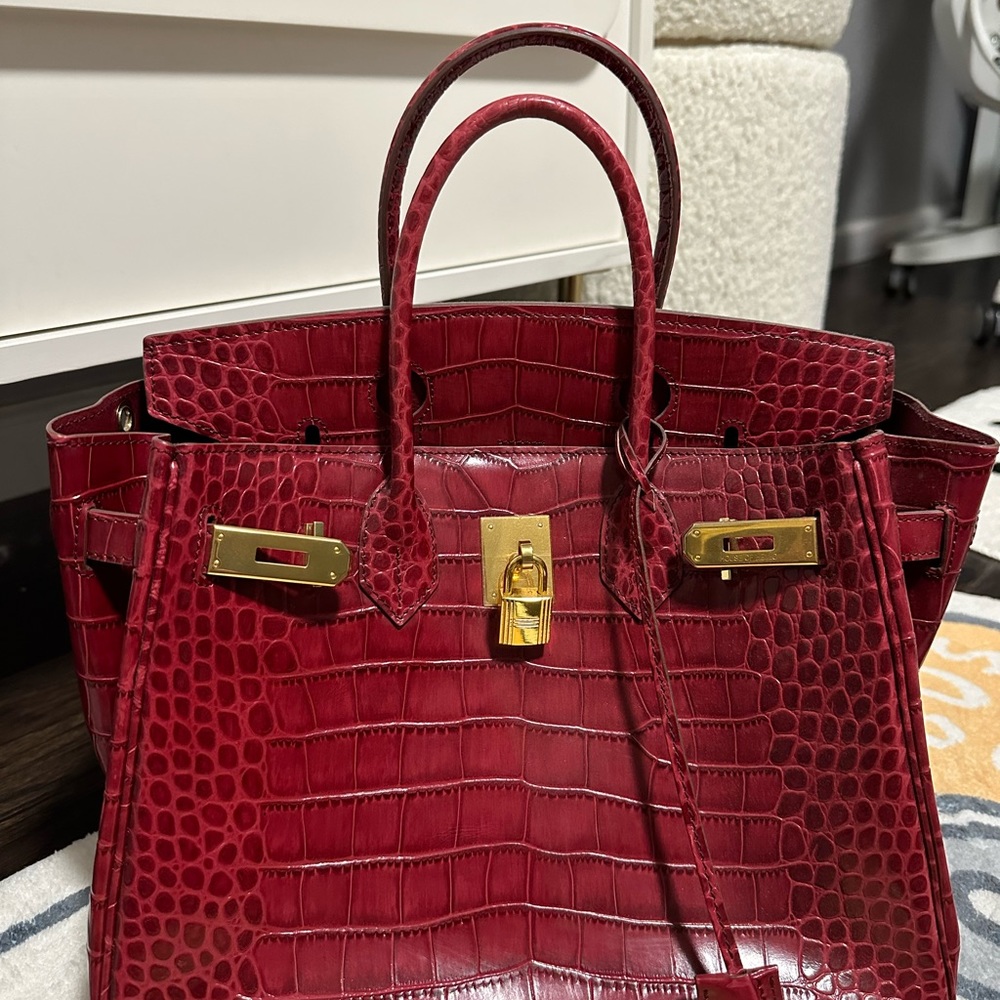 House of Hello:I am not Hermes